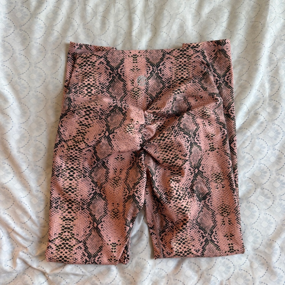 Til You Collapse TYC Scrunch Leggings Snakeskin
